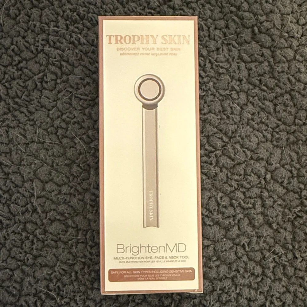 Trophy Skin BrightenMD Skincare Tool - Picture 1 of 2